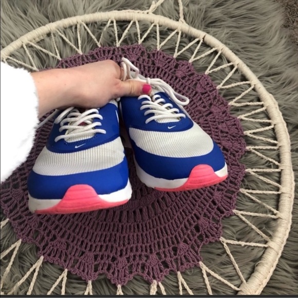 Nike Women’s Air Max Thea Pink And Blue - Picture 8 of 8